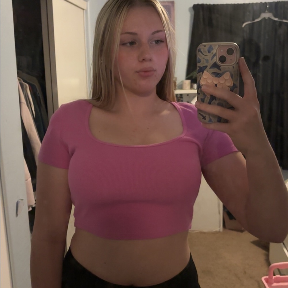 H&M Vibrant Pink Crop Top